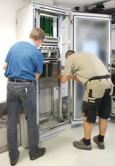 Rollout-Services: Unsere Mitarbeiter beim Abbau vor Ort